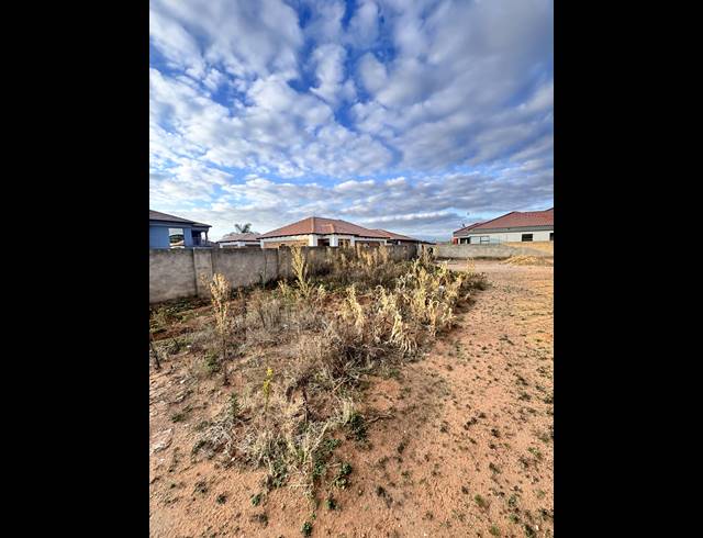 4 BEDROOM FREESTANDING FOR SALE IN AERORAND SOUTH